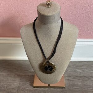 Elegant Black and Gold Pendant Necklace